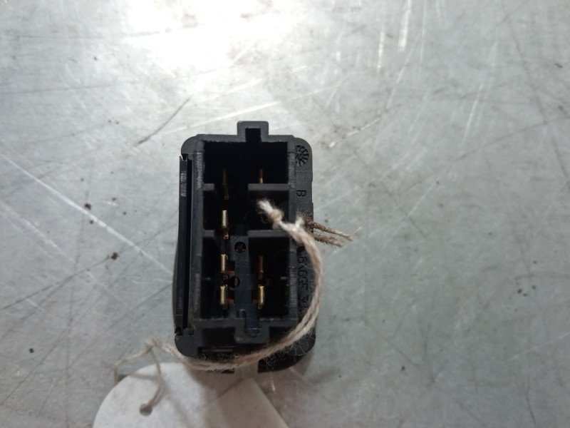 Recambio de mando elevalunas trasero izquierdo para citroën c3 i (fc_, fn_) 1.4 i referencia OEM IAM   