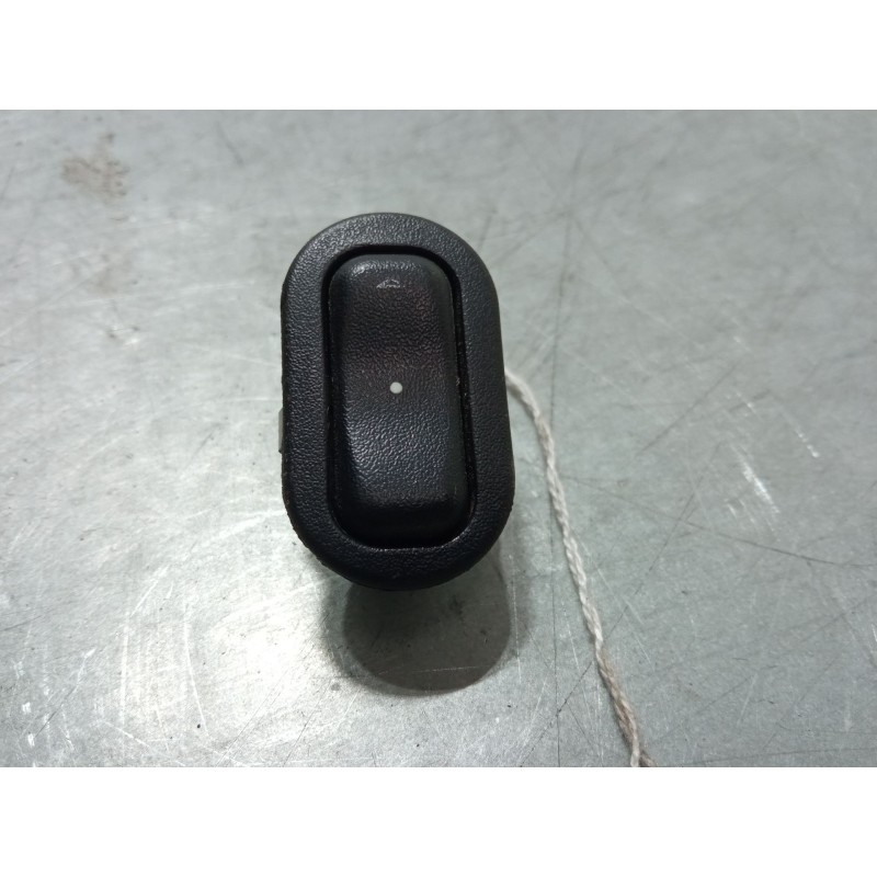 Recambio de mando elevalunas delantero derecho para opel astra g hatchback (t98) 2.0 dti 16v (f08, f48) referencia OEM IAM 90561