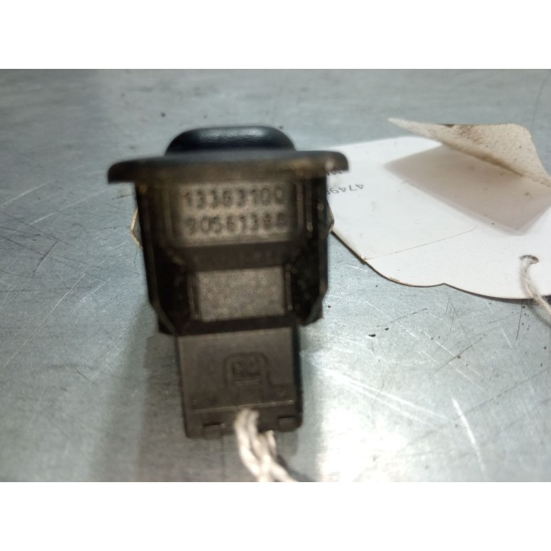 Recambio de mando elevalunas delantero derecho para opel astra g hatchback (t98) 2.0 dti 16v (f08, f48) referencia OEM IAM 90561