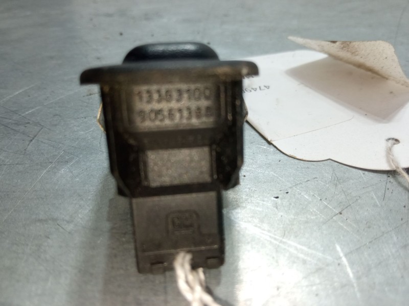 Recambio de mando elevalunas delantero derecho para opel astra g hatchback (t98) 2.0 dti 16v (f08, f48) referencia OEM IAM 90561