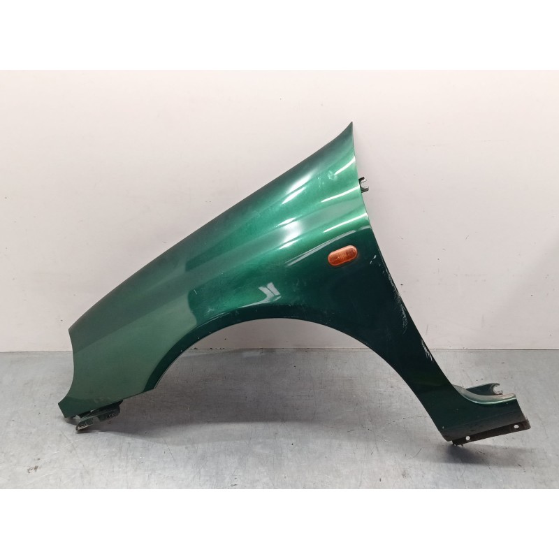 Recambio de aleta delantera izquierda para renault clio ii (bb_, cb_) 1.6 (b/cb0d, bb00) referencia OEM IAM   