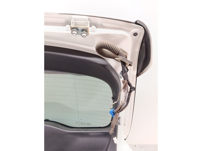 Recambio de porton trasero para volvo v40 hatchback (525) d2 referencia OEM IAM   