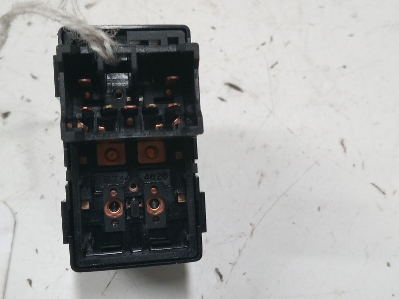 Recambio de mando elevalunas trasero izquierdo para kia picanto iii (ja) 1.0 referencia OEM IAM   