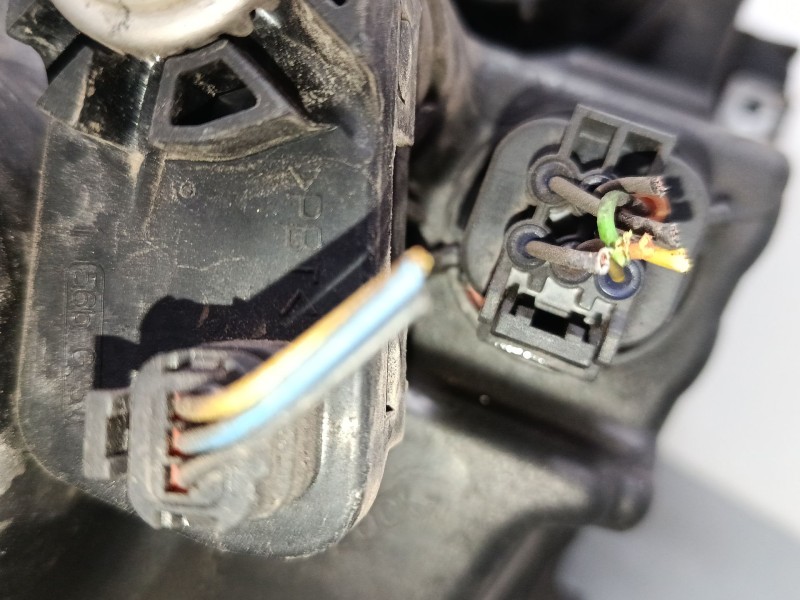 Recambio de faro izquierdo para hyundai ix35 (lm, el, elh) 2.0 crdi referencia OEM IAM 921012Y000  