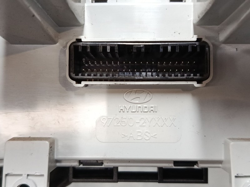 Recambio de mando climatizador para hyundai ix35 (lm, el, elh) 2.0 crdi referencia OEM IAM 972502Y300TAN  