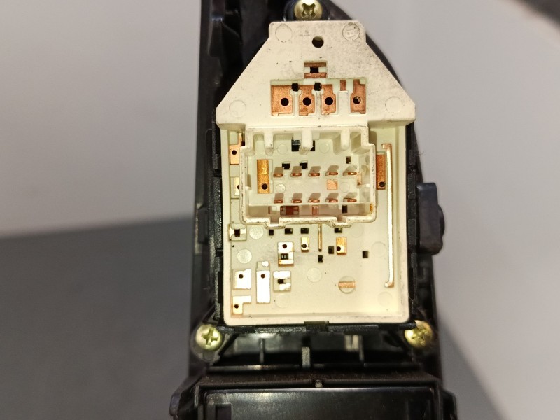 Recambio de mando elevalunas delantero izquierdo para hyundai ix35 (lm, el, elh) 2.0 crdi referencia OEM IAM 935702Y0109P  