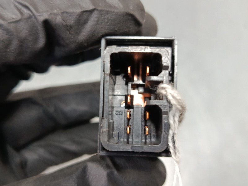 Recambio de mando elevalunas delantero derecho para hyundai ix35 (lm, el, elh) 2.0 crdi referencia OEM IAM   