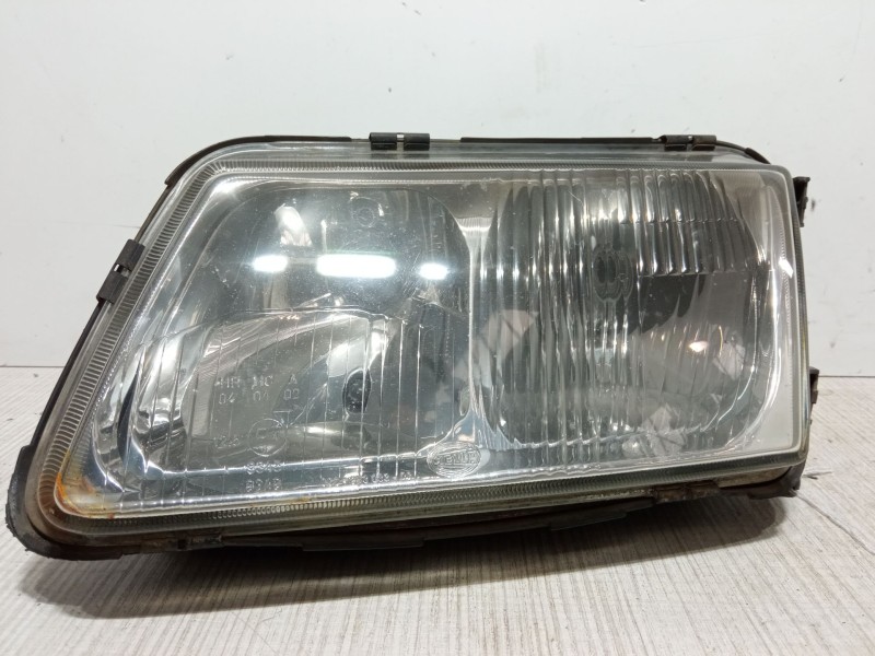 Recambio de faro izquierdo para audi a3 (8l1) 1.9 tdi referencia OEM IAM   