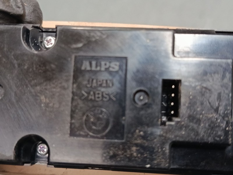 Recambio de mando elevalunas delantero izquierdo para bmw x3 (e83) 2.0 sd referencia OEM IAM 3414355  