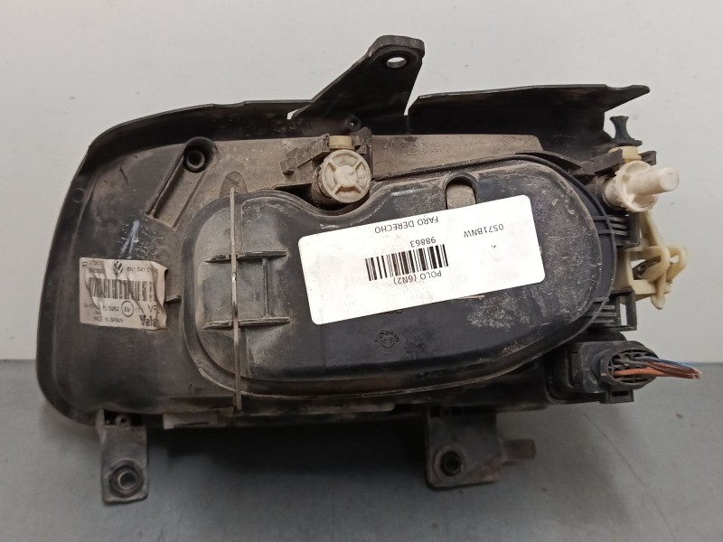 Recambio de faro derecho para volkswagen polo (6n2) 1.4 16v referencia OEM IAM 6N1941016AD  