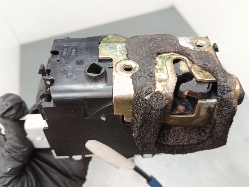 Recambio de cerradura puerta trasera izquierda para citroën c6 (td_) 2.7 hdi referencia OEM IAM 9681336780  