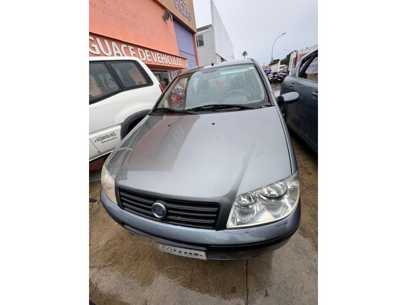 fiat punto (188_) del año 2004