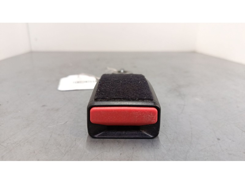 Recambio de anclaje cinturon delantero derecho para citroën c-elysee (dd_) 1.2 vti 82 referencia OEM IAM   