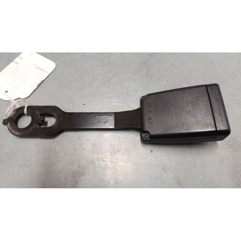Recambio de anclaje cinturon delantero derecho para citroën c-elysee (dd_) 1.2 vti 82 referencia OEM IAM   