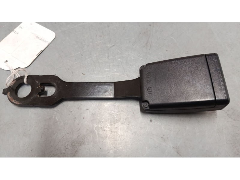 Recambio de anclaje cinturon delantero derecho para citroën c-elysee (dd_) 1.2 vti 82 referencia OEM IAM   
