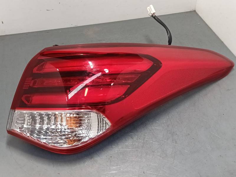 PILOTO TRASERO DERECHO 924023Z600 