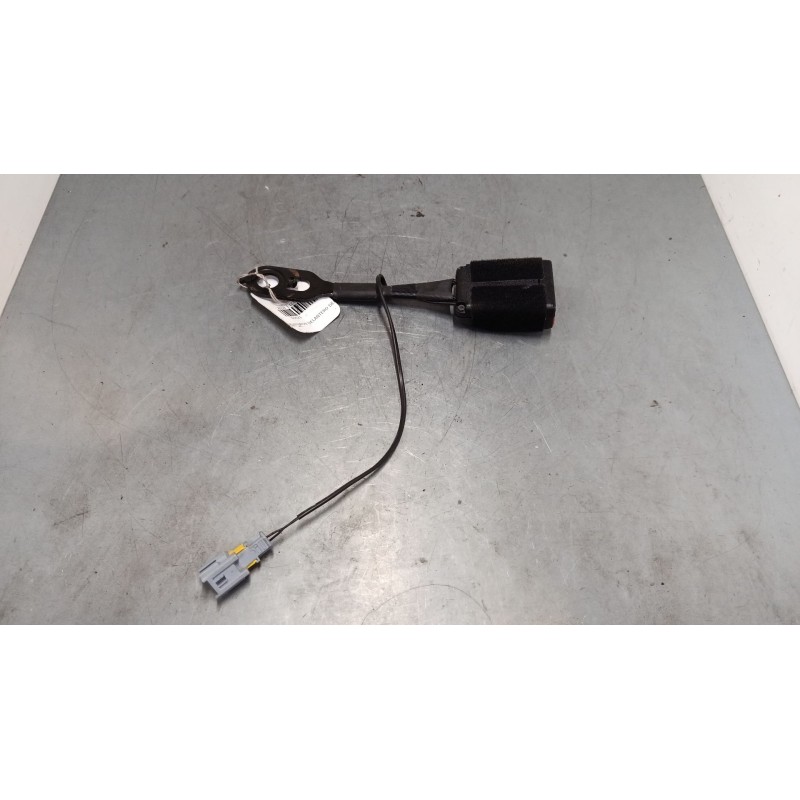 Recambio de anclaje cinturon delantero derecho para peugeot 2008 i (cu_) 1.2 thp 110 / puretech 110 referencia OEM IAM   