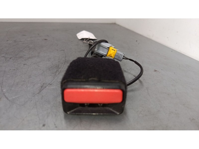 Recambio de anclaje cinturon delantero derecho para peugeot 2008 i (cu_) 1.2 thp 110 / puretech 110 referencia OEM IAM   