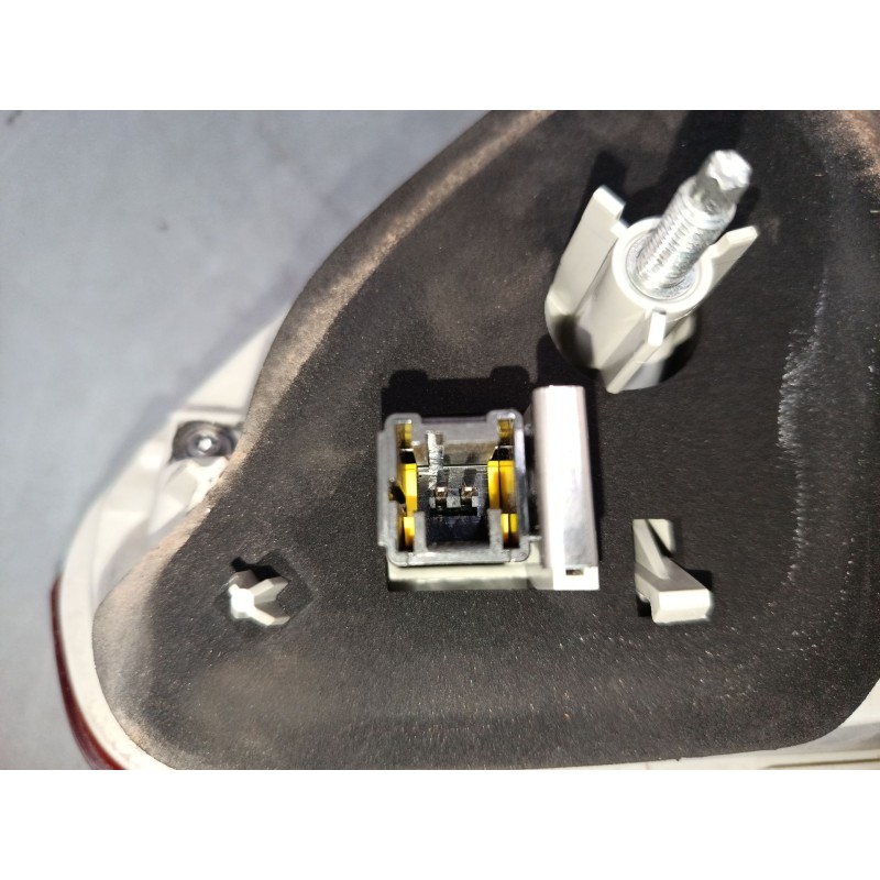 Recambio de piloto trasero porton derecho para peugeot 2008 i (cu_) 1.2 thp 110 / puretech 110 referencia OEM IAM 9678074480  