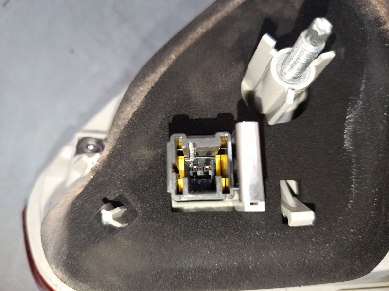 Recambio de piloto trasero porton derecho para peugeot 2008 i (cu_) 1.2 thp 110 / puretech 110 referencia OEM IAM 9678074480  