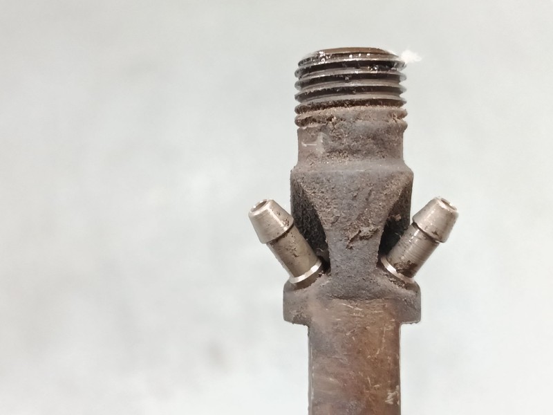 Recambio de inyector para ford tourneo connect 1.8 tdci /tddi /di referencia OEM IAM   