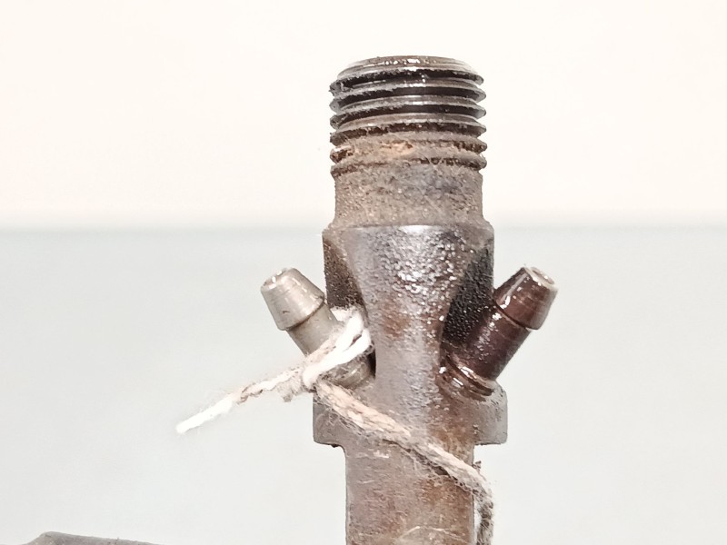 Recambio de inyector para ford tourneo connect 1.8 tdci /tddi /di referencia OEM IAM   