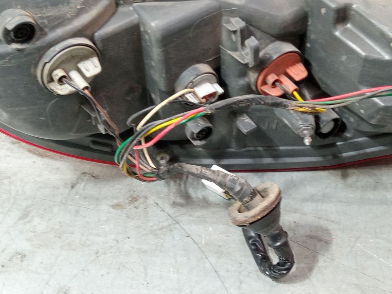 Recambio de piloto trasero izquierdo para hyundai i30 (fd) 1.4 referencia OEM IAM 924012R0  