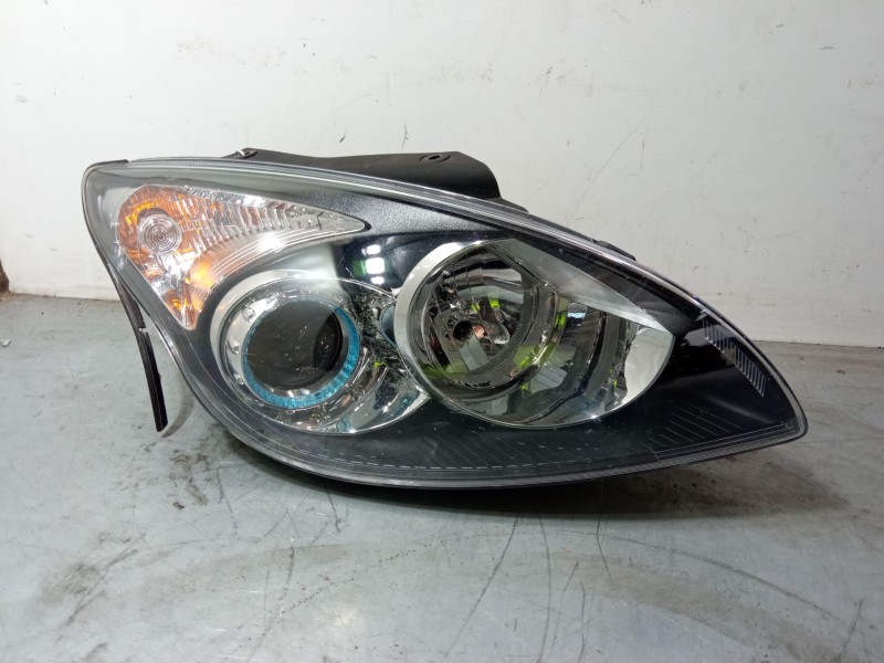Recambio de faro derecho para hyundai i30 (fd) 1.4 referencia OEM IAM 921022R000  