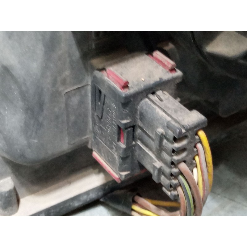 Recambio de faro derecho para opel meriva a monospace (x03) 1.3 cdti (e75) referencia OEM IAM 93321053 89308560 