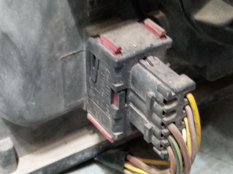 Recambio de faro derecho para opel meriva a monospace (x03) 1.3 cdti (e75) referencia OEM IAM 93321053 89308560 