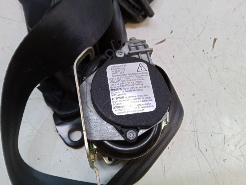 Recambio de cinturon seguridad delantero derecho para kia cee´d hatchback (ed) 1.6 crdi 115 referencia OEM IAM   