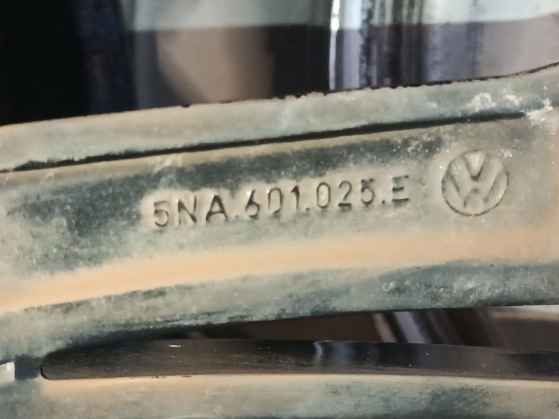 Recambio de llanta aluminio 19´´ para volkswagen tiguan (ad1, ax1) 2.0 tdi referencia OEM IAM 5NA601025E 8.5x19 ET38 