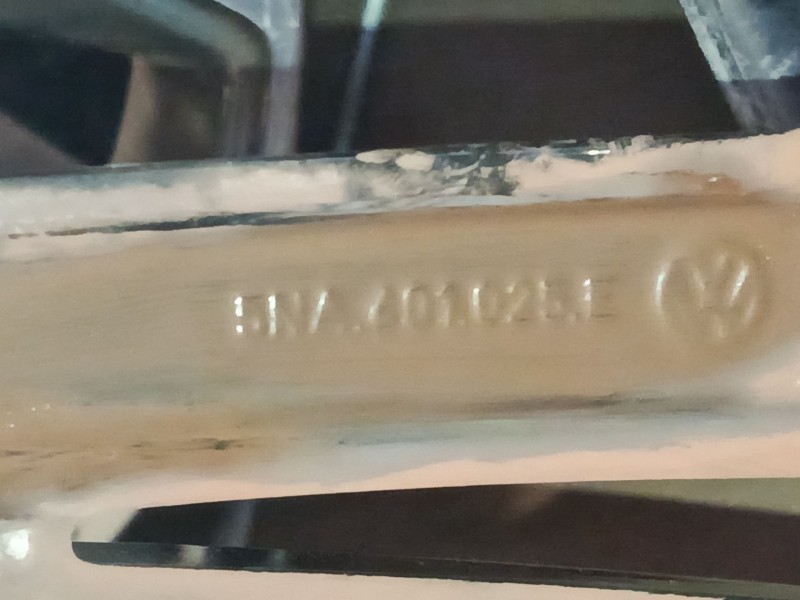 Recambio de llanta aluminio 19´´ para volkswagen tiguan (ad1, ax1) 2.0 tdi referencia OEM IAM 5NA601025E 8,5J x 19 ET38 