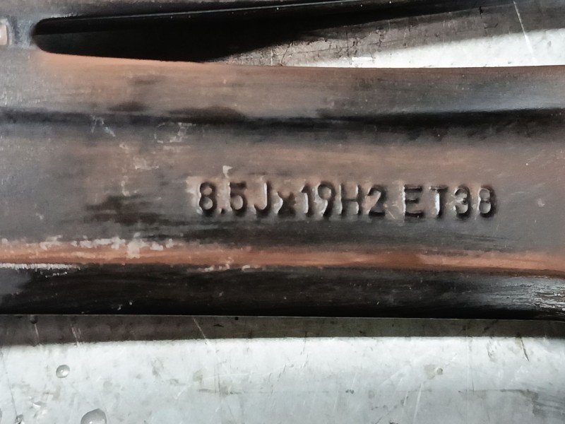 Recambio de llanta aluminio 19´´ para volkswagen tiguan (ad1, ax1) 2.0 tdi referencia OEM IAM 5NA601025E 8,5J x 19 ET38 