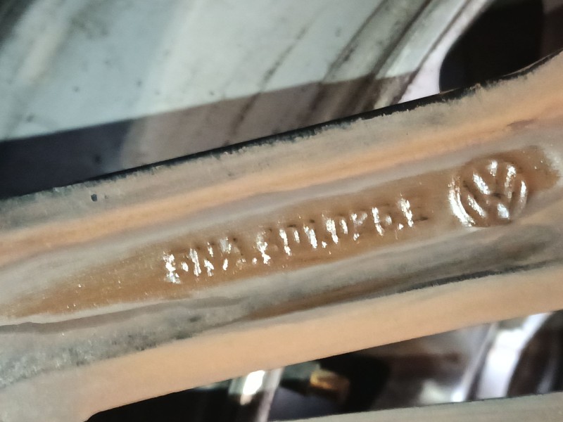 Recambio de llanta aluminio 19´´ para volkswagen tiguan (ad1, ax1) 2.0 tdi referencia OEM IAM 5NA601025E 8,5J x 19 ET38 