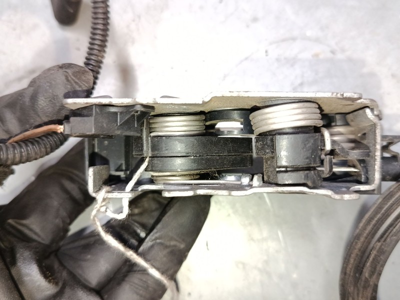 Recambio de cerradura capo para volkswagen tiguan (ad1, ax1) 2.0 tdi referencia OEM IAM 5G1823509D  