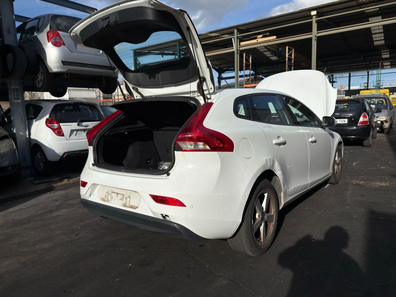 volvo v40 hatchback (525) del año 2012