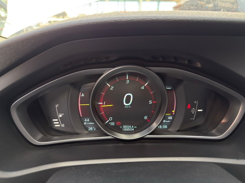 volvo v40 hatchback (525) del año 2012