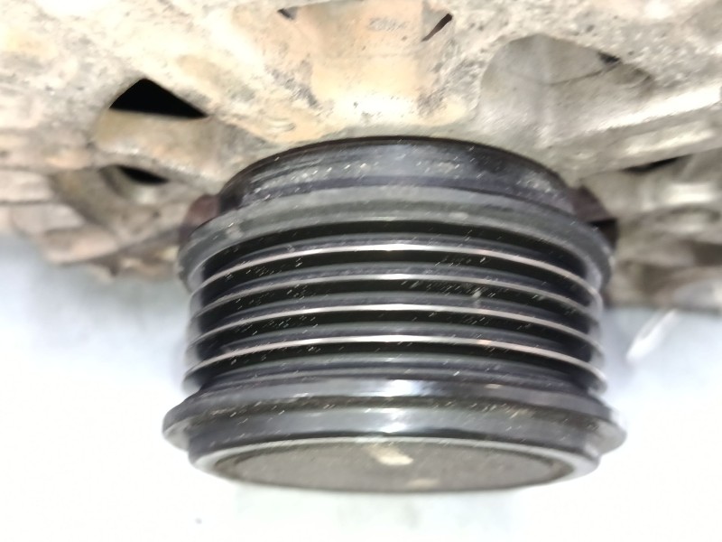 Recambio de alternador para hyundai ix35 (lm, el, elh) 1.7 crdi referencia OEM IAM 373002A850  