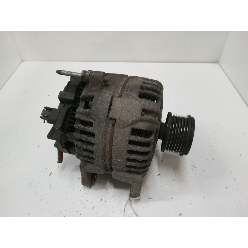 Recambio de alternador para renault clio iii (br0/1, cr0/1) 1.5 dci (c/br0g, c/br1g) referencia OEM IAM 0124425637  