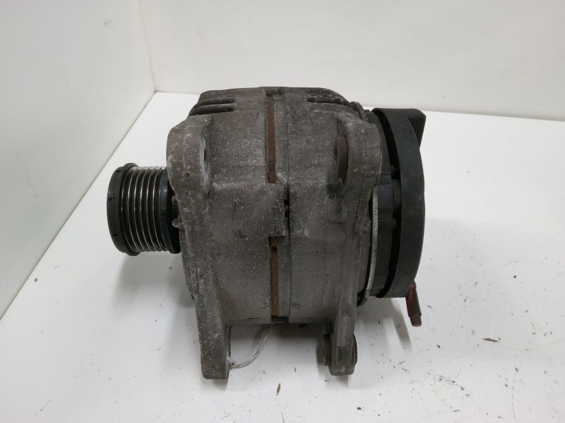 Recambio de alternador para renault clio iii (br0/1, cr0/1) 1.5 dci (c/br0g, c/br1g) referencia OEM IAM 0124425637  