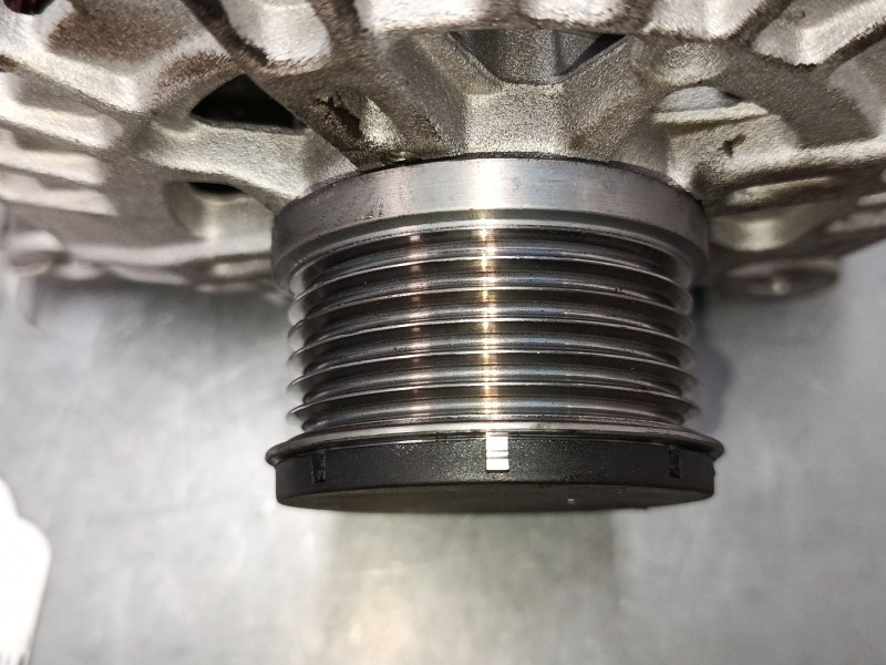 Recambio de alternador para volvo v40 hatchback (525) d2 referencia OEM IAM   