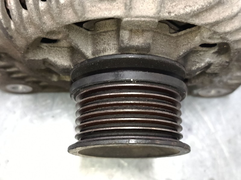 Recambio de alternador para volkswagen passat b3/b4 variant (3a5, 35i) 1.8 referencia OEM IAM 037903023  