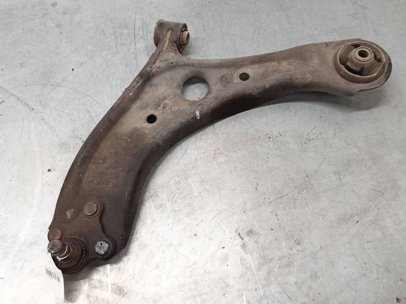 BRAZO SUSPENSION INFERIOR DELANTERO IZQUIERDO 