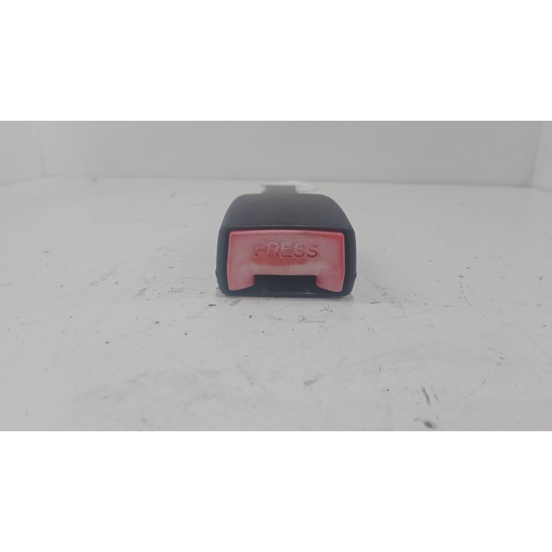 Recambio de anclaje cinturon delantero derecho para suzuki alto vii (gf, ha25_, ha35_) 1.0 (amf310) referencia OEM IAM   