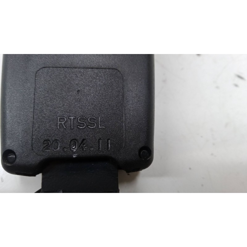 Recambio de anclaje cinturon delantero izquierdo para suzuki alto vii (gf, ha25_, ha35_) 1.0 (amf310) referencia OEM IAM   