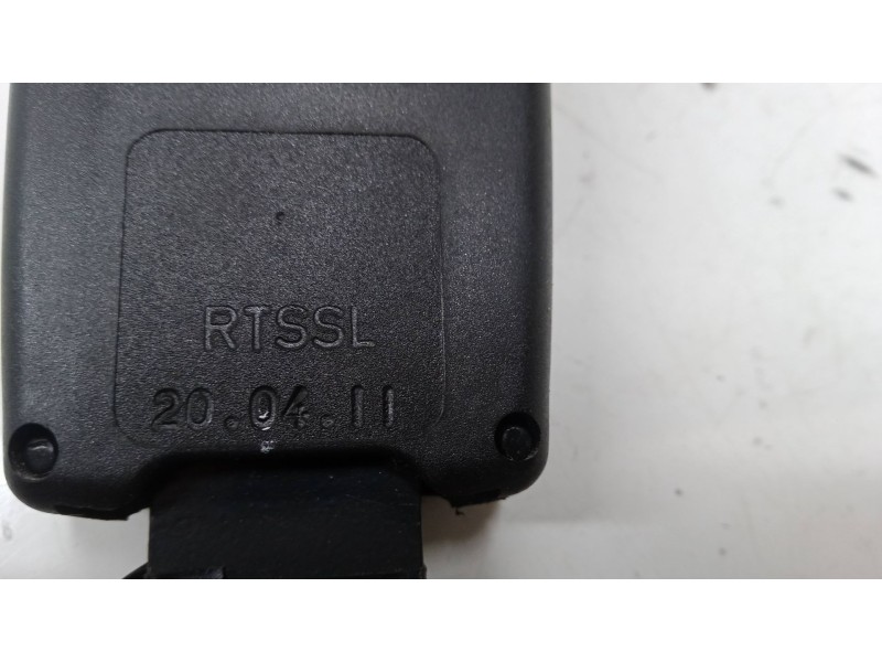 Recambio de anclaje cinturon delantero izquierdo para suzuki alto vii (gf, ha25_, ha35_) 1.0 (amf310) referencia OEM IAM   