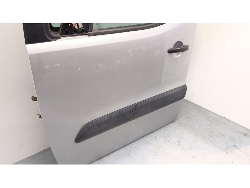 Recambio de puerta delantera izquierda para peugeot partner tepee 1.6 hdi 90 referencia OEM IAM 9002Z3  