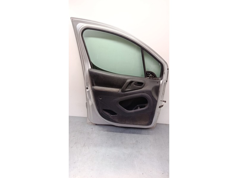 Recambio de puerta delantera izquierda para peugeot partner tepee 1.6 hdi 90 referencia OEM IAM 9002Z3  