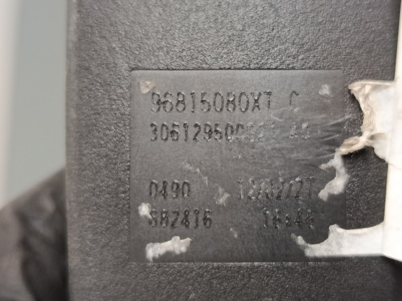 Recambio de anclaje cinturon delantero derecho para peugeot partner tepee 1.6 hdi 90 referencia OEM IAM 96815080XT  